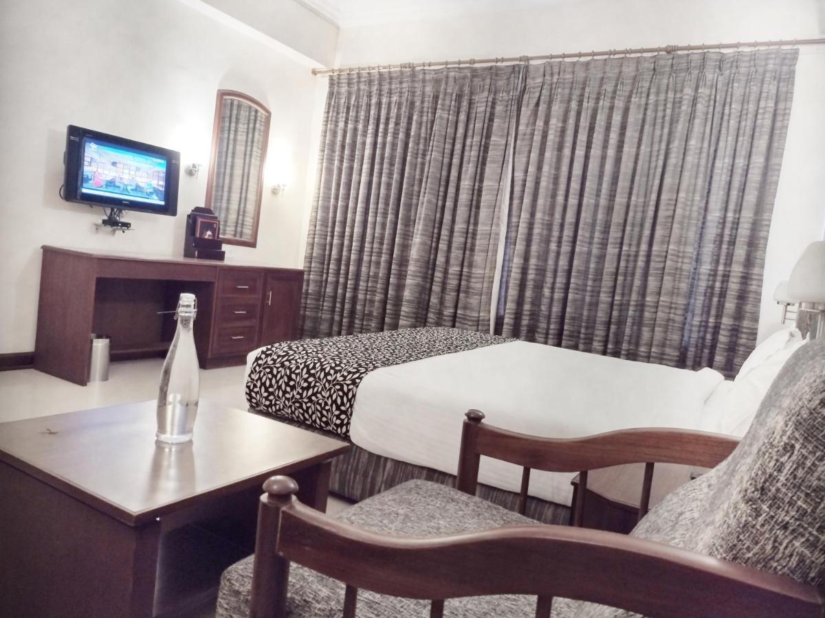 Hotel Elite Palazzo Kochi Екстер'єр фото